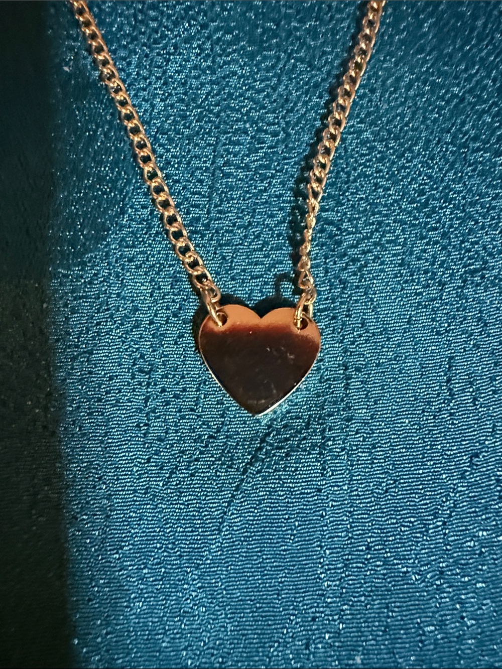 Gold Heart Pendant Necklace - Timeless Women's Jewelry